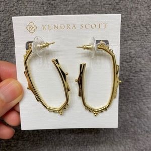 NWT never worn Kendra Scott gold hoop earrings